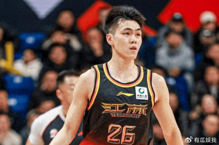 江苏队爆冷逼平卫冕冠军广厦，加时赛惜败展现