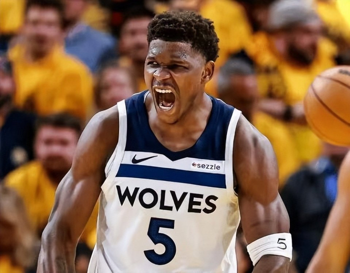 老鹰终结魔术7连胜 沃克41分创生涯新高