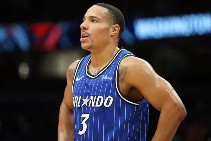 老鹰终结魔术7连胜 沃克41分创生涯新高