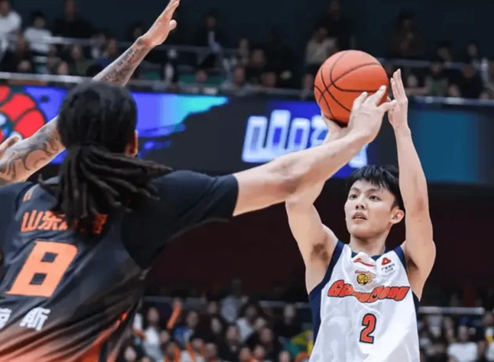 广东客场惨败山东 三少低迷奎因独木难支