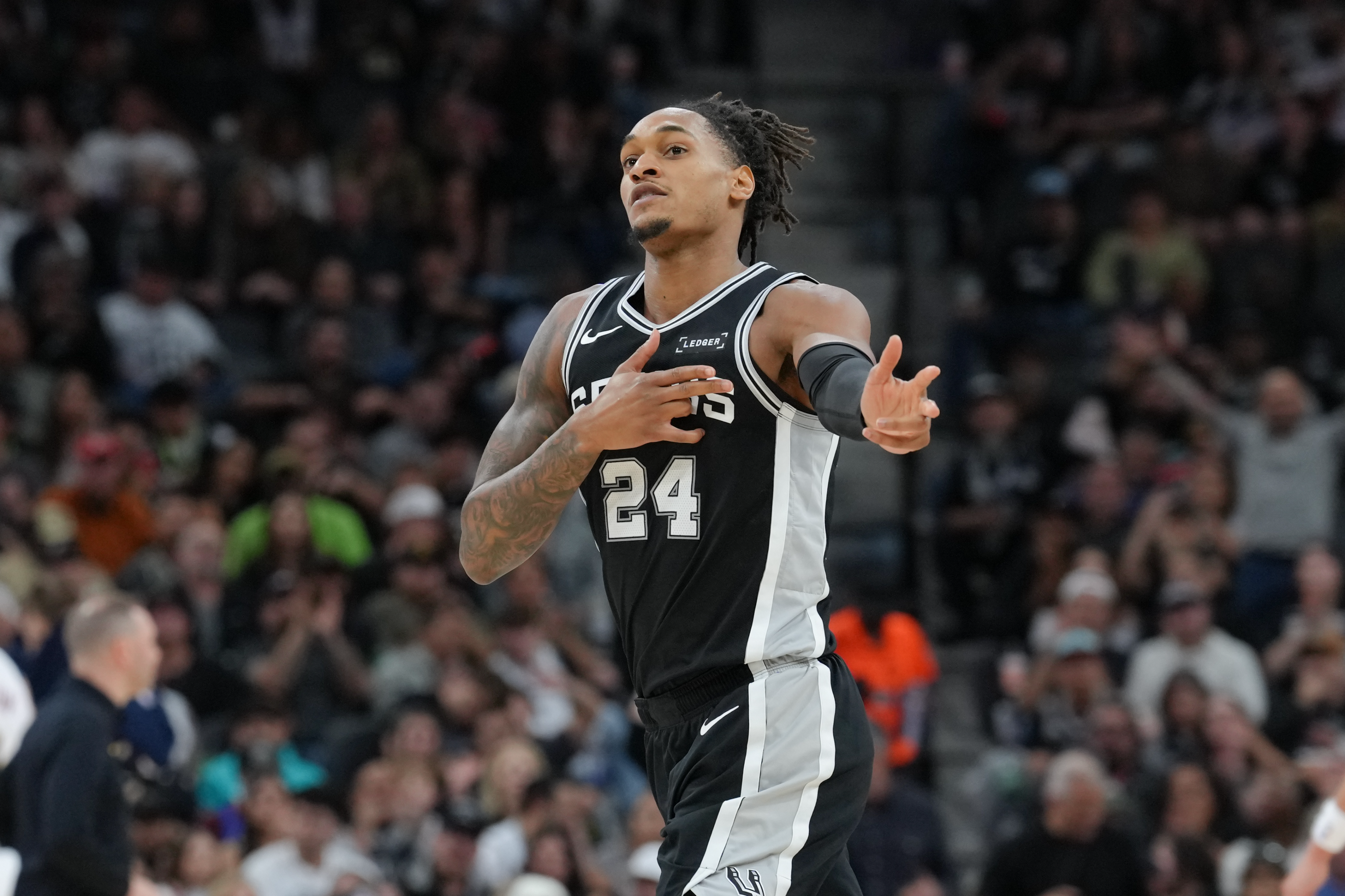 马刺力克快船迎赛季第50胜 卡斯尔文班亚马联手